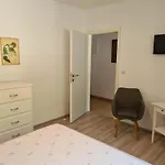 Linda Apartman *